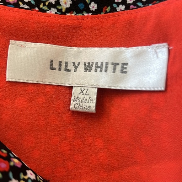 Lily White Women's Floral Blouse size XL - Picture 5 of 6